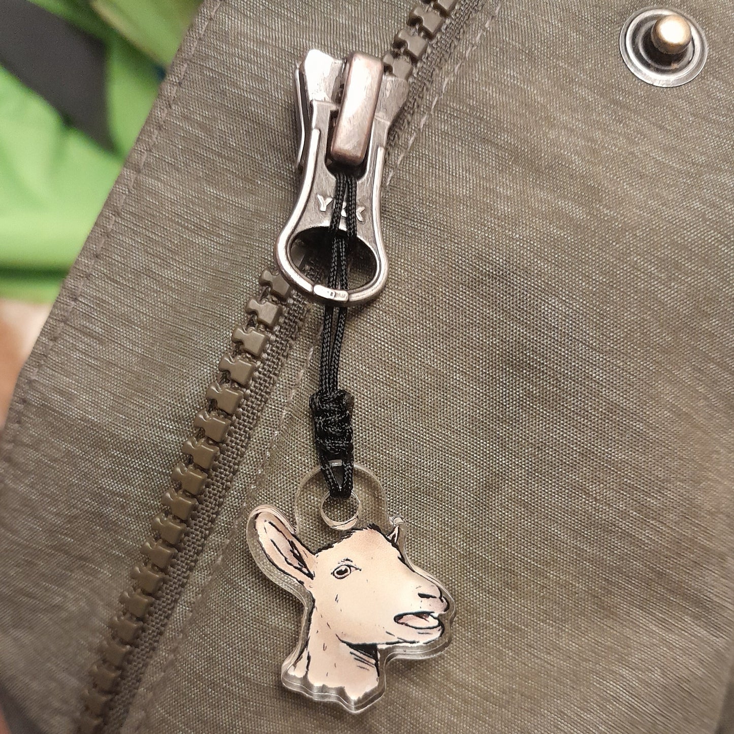 Acrylic Nigerian Dwarf Goat Zipper Pull : "Winnie"